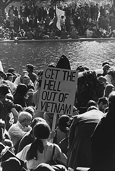vietnam_war_protest_in_dc2c_1967